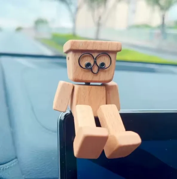 আপনার গাড়ির ড্যাশবোর্ডে যোগ করুন একটু cute vibes! এই Wooden Bobble-Head Swing Doll যেকোনো গাড়িকে করে তোলে আরও স্টাইলিশ এবং আকর্ষণীয়। চলার সময় এর মাথা দুলে দুলে আপনাকে দেবে দারুণ মুড! ✨ Key Features: পরিবেশবান্ধব প্রিমিয়াম Wooden Material Auto Swing Bobble-Head Design – খুব সুন্দরভাবে দোলে Dashboard / Table / Office Desk – সব জায়গায় ব্যবহার করা যায় Strong Grip Clip – সহজে ভেন্টে লাগানো এবং স্থির থাকে Perfect Gift for Friends, Kids & Car Lovers 📦 Package Includes: 1 x Wooden Swing Bobble-Head Doll 🚗 Ideal For: Car Dashboard Decoration, Room Decoration, Gift Item, Cute Desk Toy